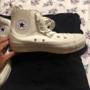 Converse Chuck’s Sisters High Tops